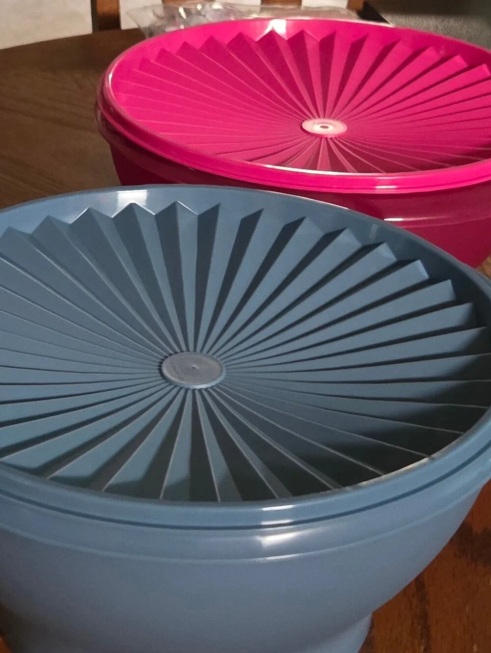 🥣TUPPERWARE Large Servalier Bowl Set/2 NWT 🥣